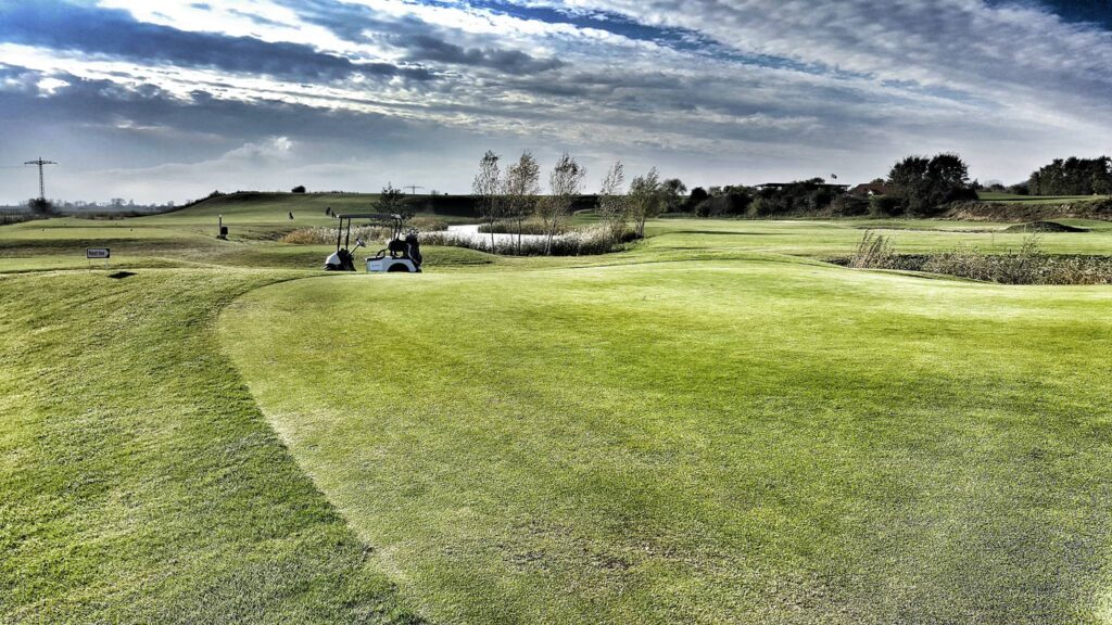 Pole Golfowe Zawarcie - Dom golfa